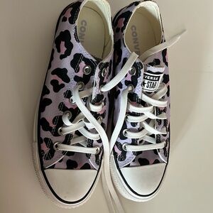 Chuck Taylor platform low tops